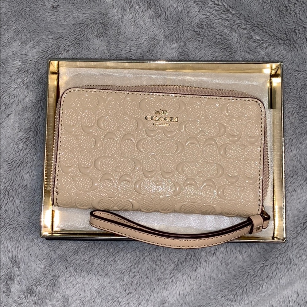 Coach wristlet/wallet/phone holder